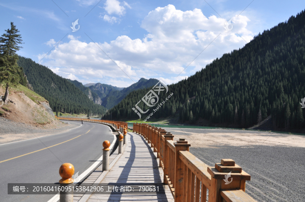 通往天山的木棧道