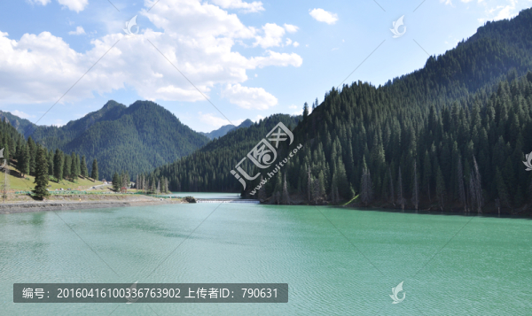 綠水藍天