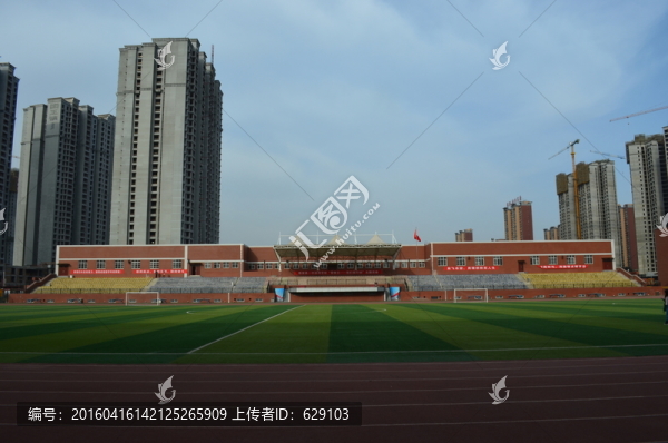 學(xué)校操場