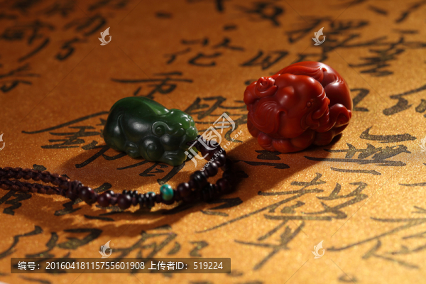 天然南紅瑪瑙雕件