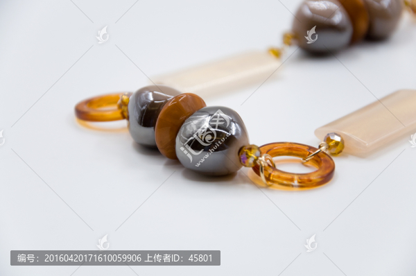時(shí)髦百搭長(zhǎng)項(xiàng)鏈