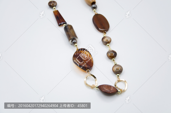 時(shí)髦百搭長(zhǎng)項(xiàng)鏈
