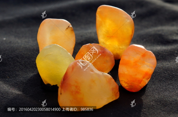 金絲玉寶石光