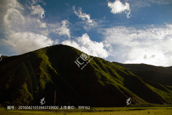 高原的小山坡