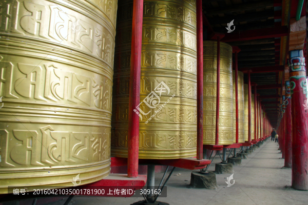 塔公寺轉(zhuǎn)經(jīng)筒