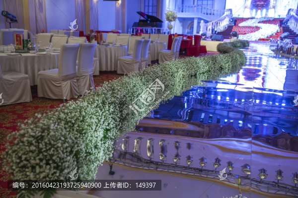 婚禮現(xiàn)場鮮花路引