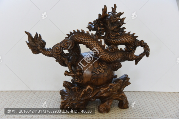 木雕龍