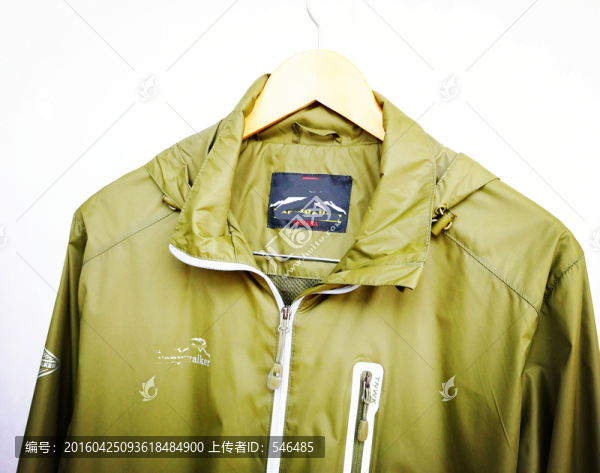 戶外服,沖鋒衣