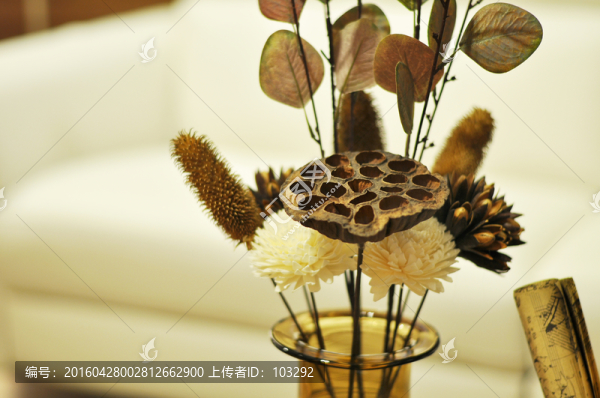 風(fēng)干蓮子插花藝術(shù)
