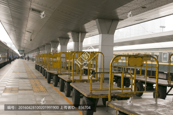 火車站臺(tái)