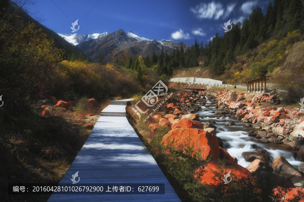 達(dá)古冰山景區(qū)風(fēng)光