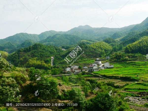 安徽大別山風光,山村