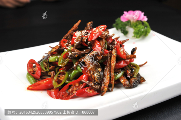 老干媽尖椒炒魚干