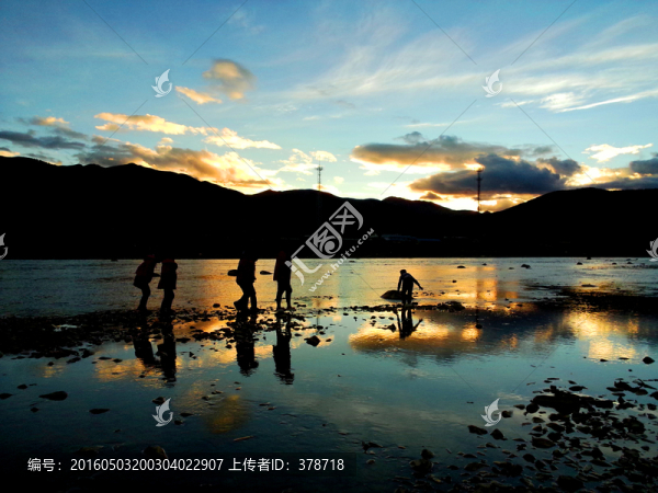 夕陽(yáng)剪影人物
