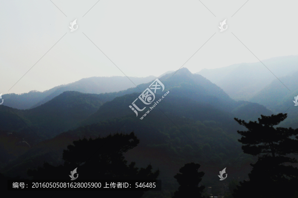 山峰,水墨