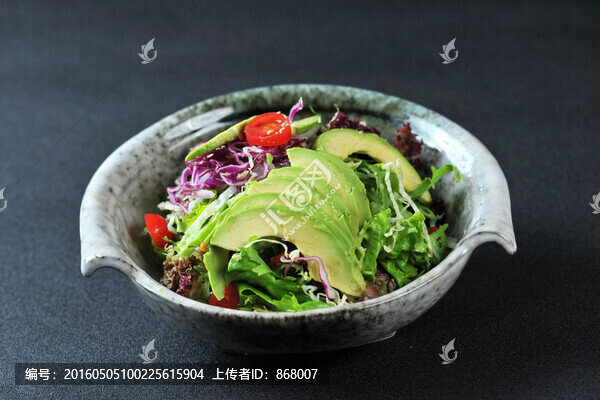 牛油果色拉