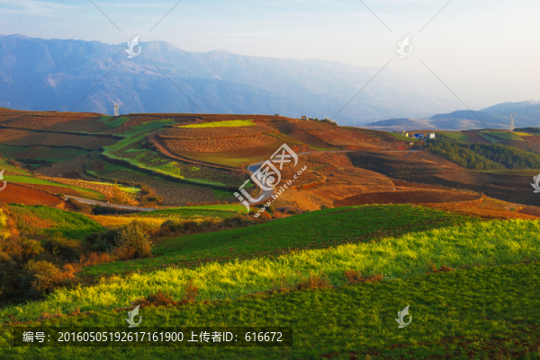 云南東川紅土地風(fēng)光