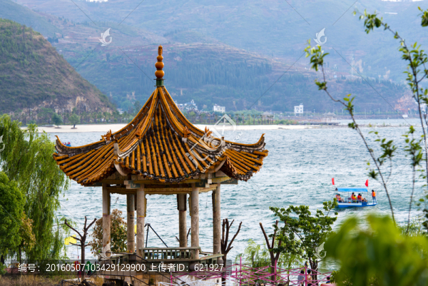 湖光山色