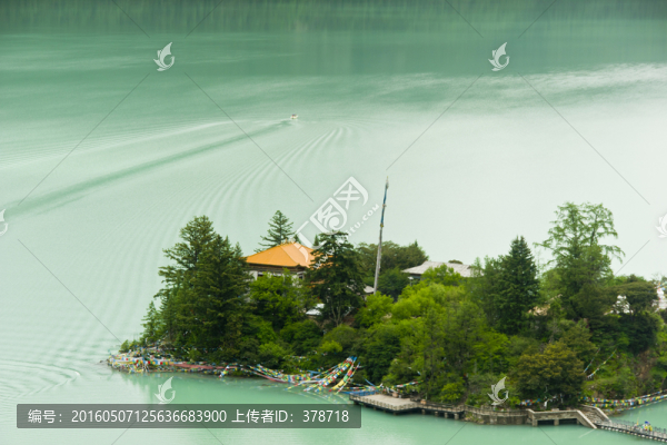 巴松錯(cuò)湖心島
