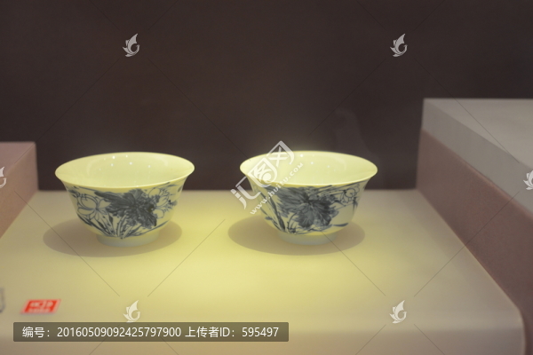 青花茶碗