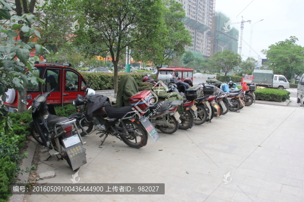 摩托車停放