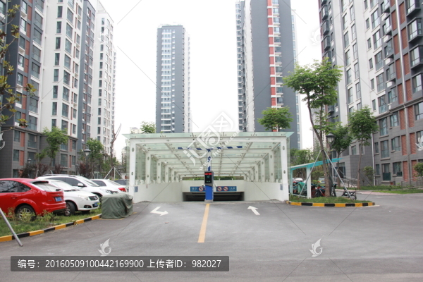 小區(qū)停車(chē)場(chǎng)