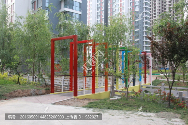 小區(qū)彩橋