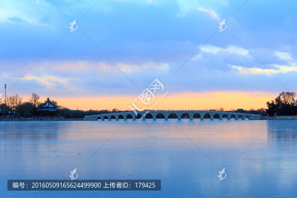 北京頤和園冬天十七孔橋廓如亭