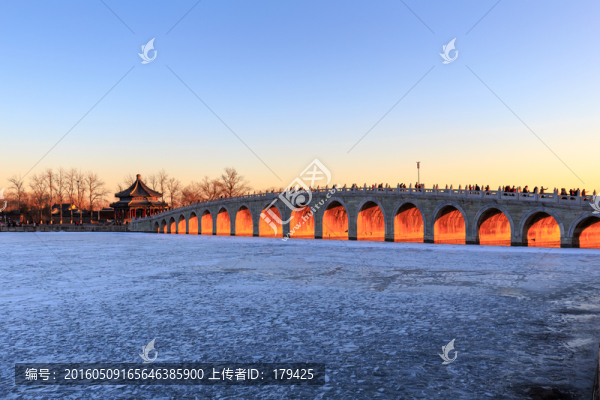 北京頤和園冬天十七孔橋廓如亭