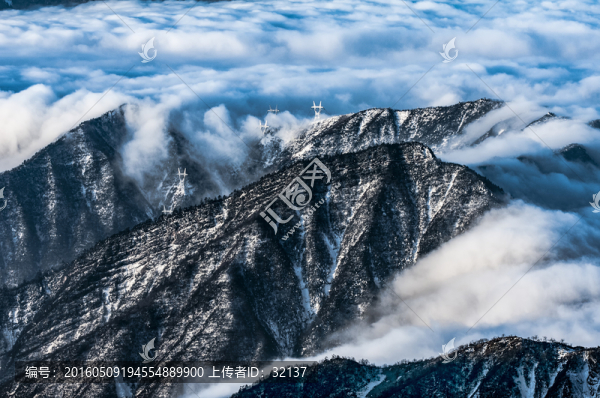 山峰云海