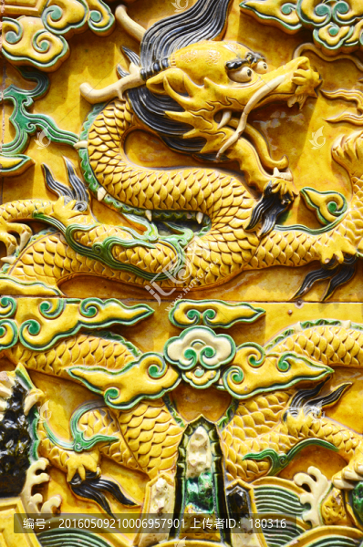 龍紋浮雕