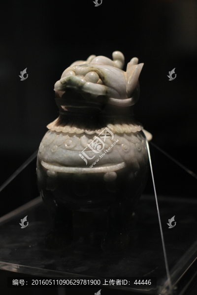 翡翠甪端