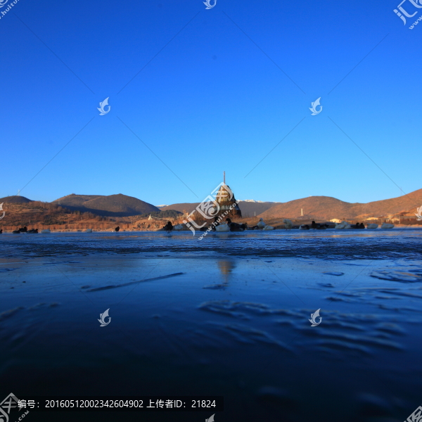 雪山冰湖