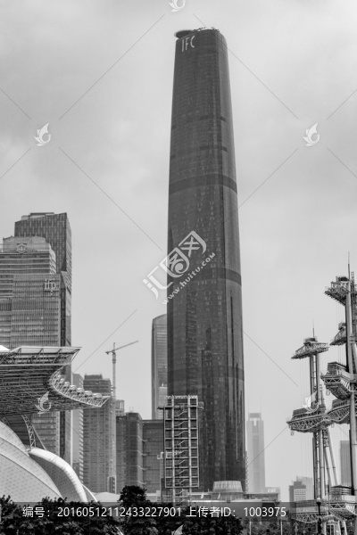 西塔,黑白