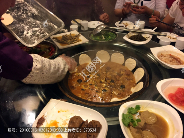 土雞貼餅子