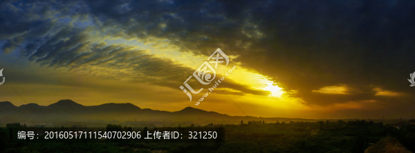 日出彩霞