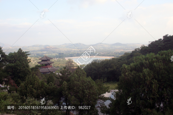 蓮花山