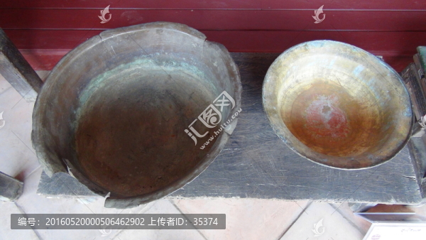 銅器皿