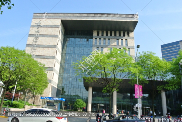 閔行春申文化廣場