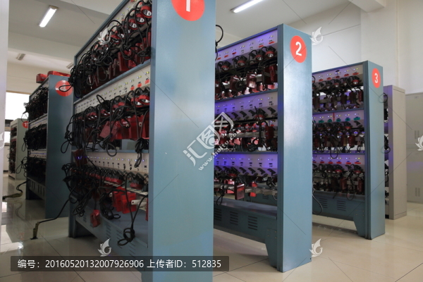 礦燈房