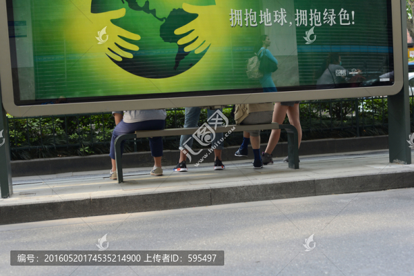 公共汽車站臺
