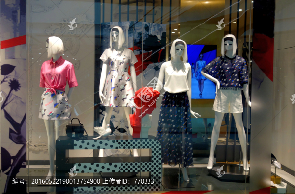 女裝專賣店,櫥窗模特