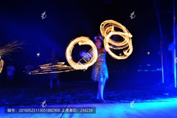 舞火表演