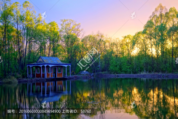 湖畔童話小屋