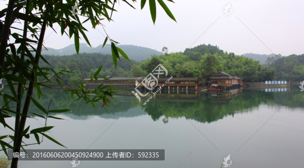 山莊