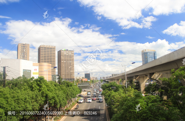 高架橋,藍(lán)天白云,藍(lán)天車流