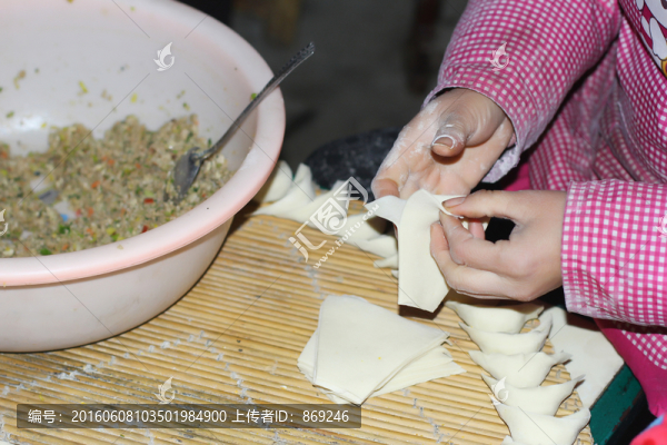 包餃子,手工餃子,元寶餃子