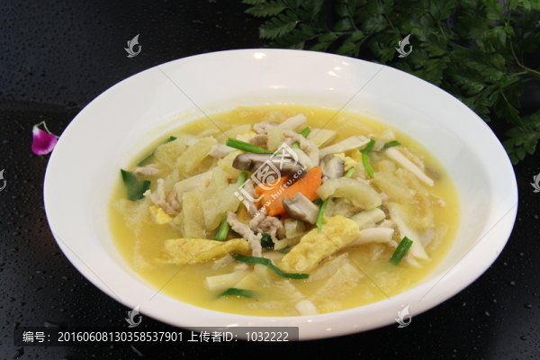 三鮮燴肉皮