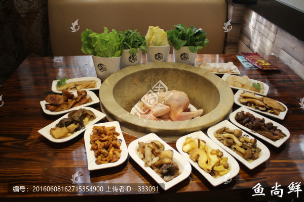 野生菌石鍋雞