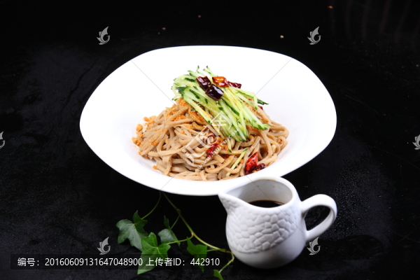 撈汁莜面